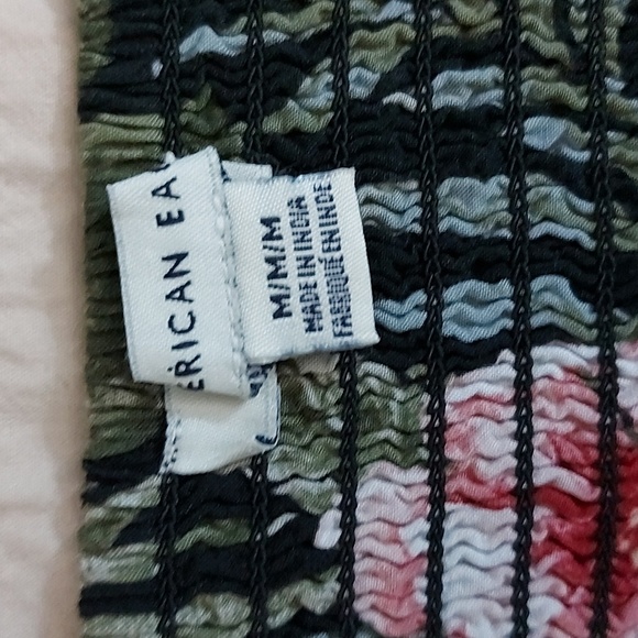 American Eagle Floral Crop Top NWOT - Picture 4 of 7